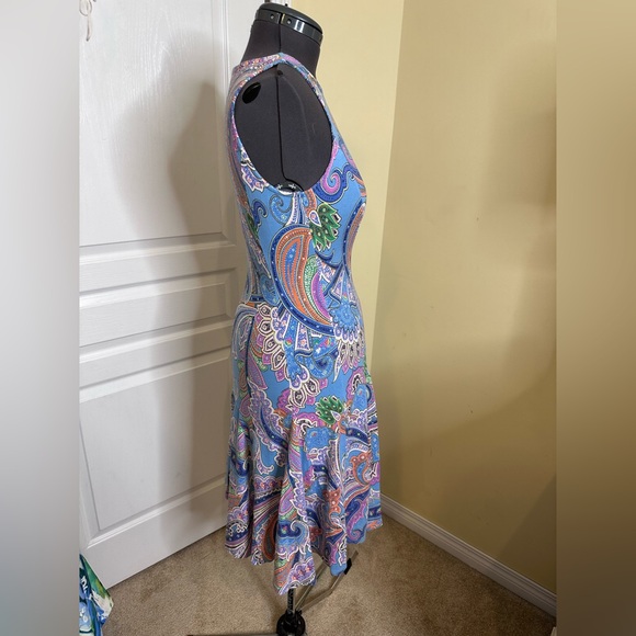 Lauren Ralph Lauren beautiful Paisley Sleeveless Blue knit dress size medium - Picture 3 of 7